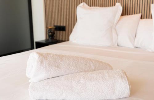 Layos Bed & Breakfast | Luxury Experience Suites