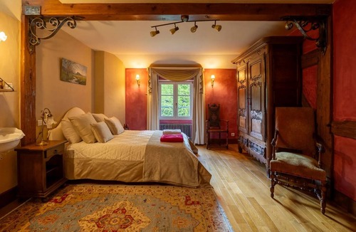 Mesnil Sous Les Cotes House | Luxury Five Bedroom Farmhouse for a Relaxing Stay in Mountains - Domaine Macky