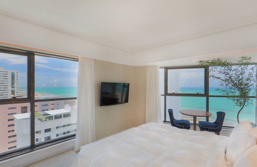 Pina Apartment | LUXURY FLAT DECORATED HIGH FLOOR AT THE SEASIDE OF THE BEACH OF BOA VIAGEM IN HOTEL
