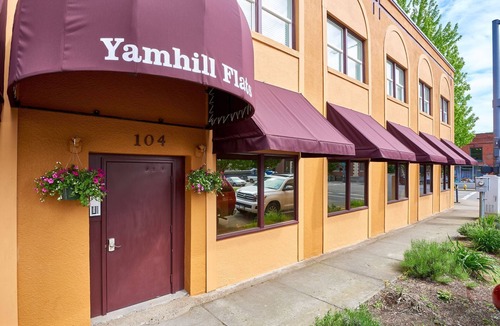 Newberg Condo | Luxury Flat in Downtown Newberg - Suite #5