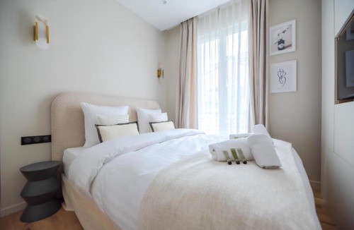Quartier du Faubourg-Montmartre Apartment | Luxury Flat - Opera & Upper Marais