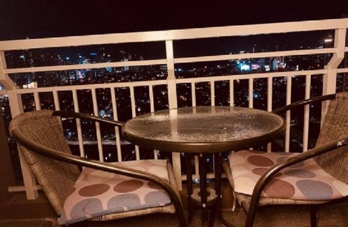 Kapitolyo Condo | Luxury Flat with Private Balcony