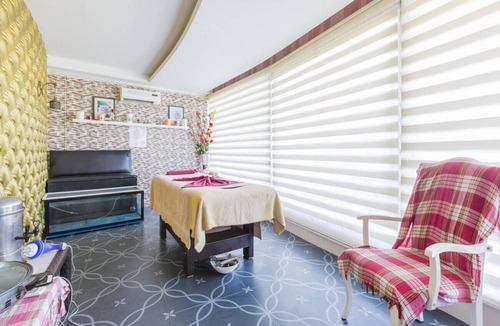 Mahmutlar Apartment | Luxury Flat with Shared Pool near Beach in Alanya