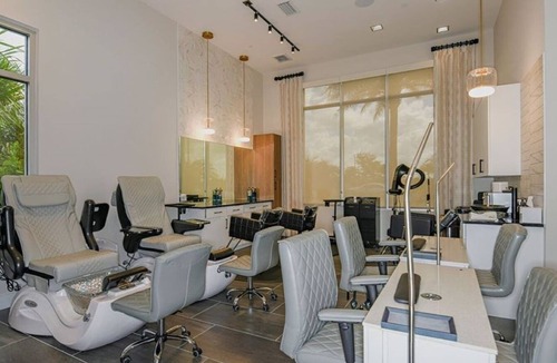 Braden River House | Luxury Florida Escape: Modern Home with Gourmet Kitchen & Outdoor Entertainment!