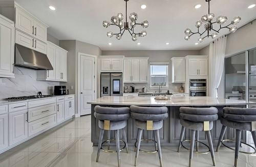 Braden River House | Luxury Florida Escape: Modern Home with Gourmet Kitchen & Outdoor Entertainment!