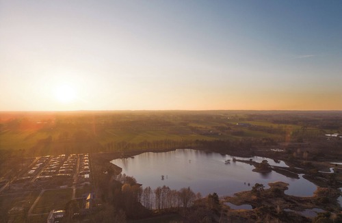 Lattrop House | Luxury Forest Lodge with hot tub and sauna for 2 people. Enjoy peace, nature and comfort with private wellness, a terrace and a modern kitchen.