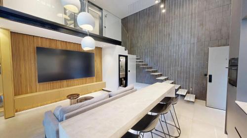 Kerem HaTeimanim Apartment | Luxury Garden Duplex Private Jacuzzi