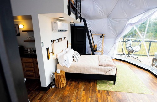Cedar Bluff Resort | Luxury Geodesic Dome: Hot Tub & Lake Views