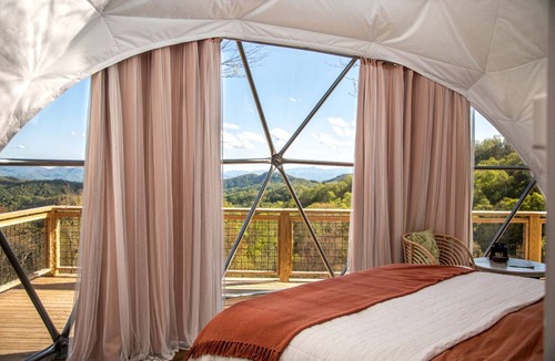 Mars Hill Cabin | Luxury Geodesic Mountain Dome with Hot Tub in the Vero Mountains, North Carolina