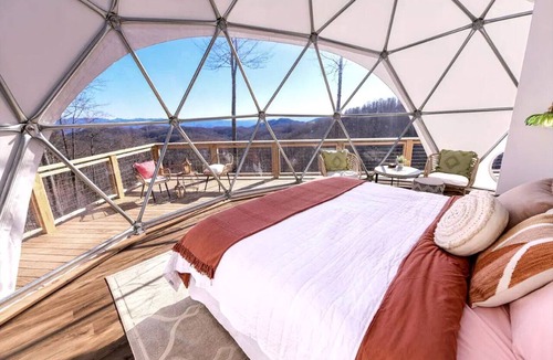 Mars Hill Cabin | Luxury Geodesic Mountain Dome with Hot Tub in the Vero Mountains, North Carolina
