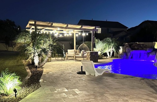 Stratland Estates House | Luxury Gilbert Home 4Bed 4Bath Heated Pool, Park, Gym, and More