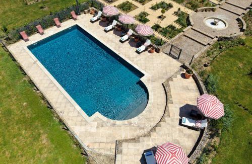 Puylaurens House | Luxury Gites de Chateau Mirabel - Latour - with saltwater swimming pool and AC