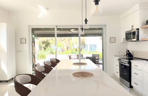 The Bight Villa | Luxury Grace Bay Villa 1/private pool/steps to reef&beach for 6