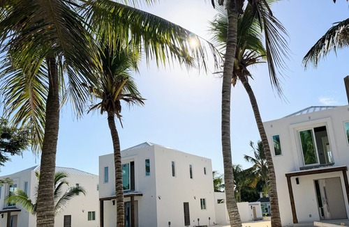 The Bight Villa | Luxury Grace Bay Villa 2/private pool/steps to reef&beach for 6