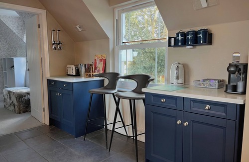 Barnstaple Villa | Luxury Group Retreat | 20 Guests | Hot Tub + games room