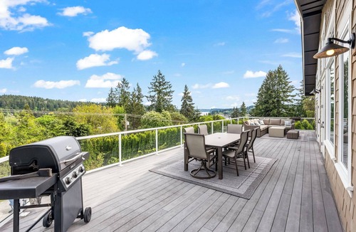 Gig Harbor House | Luxury Harbor Retreat - Walk to Waterfront - Views with Large Deck