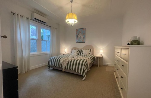 Rushcutters Bay Apartment | Luxury heritage Hideaway - close to CBD!