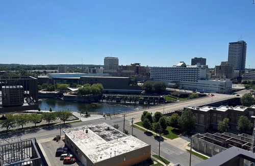 Northeast South Bend Apartment | Luxury High Rise Downtown South Bend Apartment