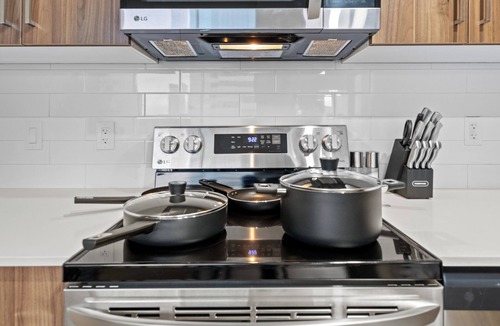 Downtown Edmonton Apartment | Luxury High Rise | King Bed + City View