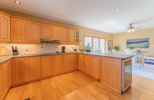 Belleville House | Luxury Hillside Farmhouse on The Bay of Quinte