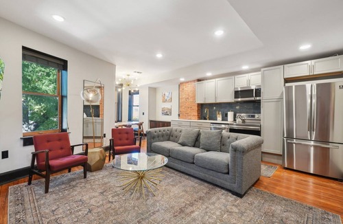 Shaw Apartment | Luxury, Historic 4BD Rowhouse in the Heart of DC!
