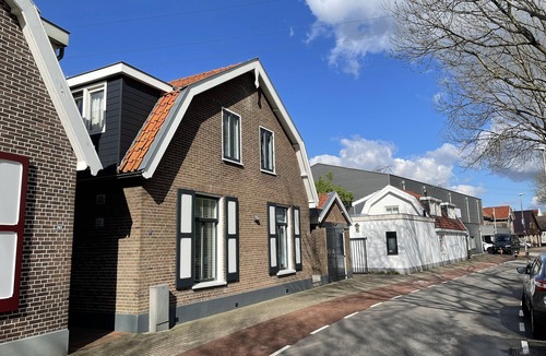 Driemond House | Luxury (holiday) home, Amsterdam, on the water incl. Use of motor sloop