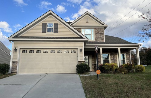 High Point House | 🍀 Luxury Home 3 BDR & 2.5 Bth, 1 King & 2 Queen, Furniture market, HPU, Stadium