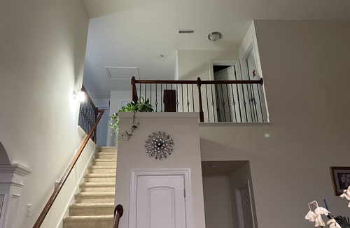 High Point House | 🍀 Luxury Home 3 BDR & 2.5 Bth, 1 King & 2 Queen, Furniture market, HPU, Stadium