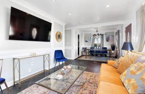 Del Aire House | Luxury Home - 7mins LAX/Beach, 405/SoFi nearby