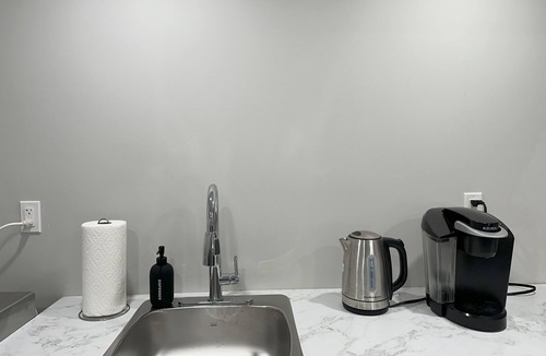 Transcona House | Luxury: Home Away from Home with Private Entrance