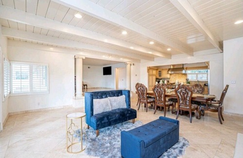 Spring Valley House | Luxury Home Centrally Located to all of San Diego s Attractions