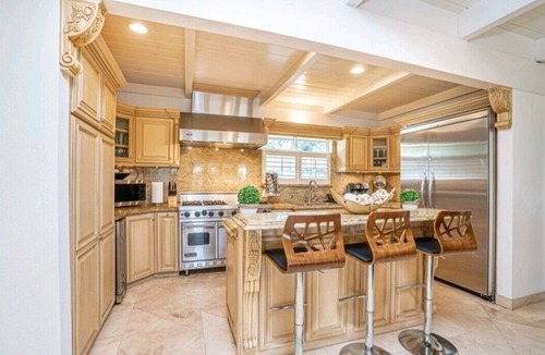 Spring Valley House | Luxury Home Centrally Located to all of San Diego s Attractions