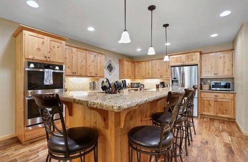 Tahoe Village Villa | Luxury Home | Heavenly-Chef`s Kitchen | Sleeps 8