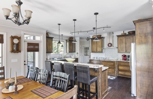 Leesville House | Luxury Home in Quiet Cove-SUPs Kayaks BBall Arcade