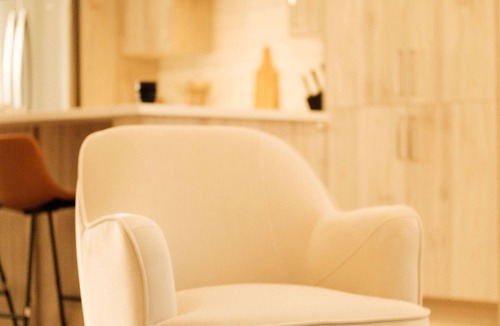 Southwest Calgary House | Luxury Home | Sleeps 8, Fireplace, Prime Location, A/C