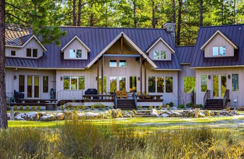 Black Butte Ranch House | Luxury home with amazing views fireplace pool & hot tub