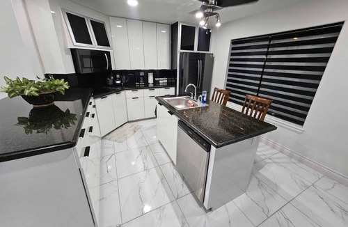 McAllen House | Luxury home with Pool, Electric Vehicle charger in McAllen near by hospitals and