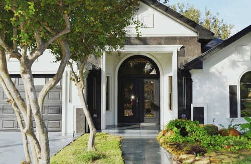 McAllen House | Luxury home with Pool, Electric Vehicle charger in McAllen near by hospitals and
