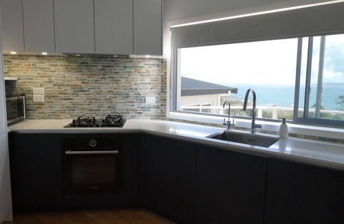 Cable Bay House | Luxury Home with Spa Sea views