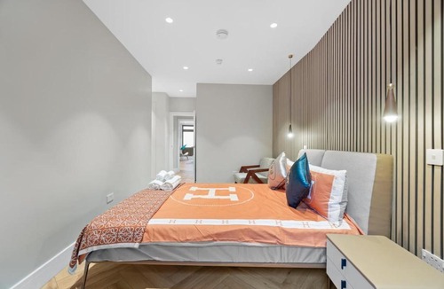 Telegraph Hill Apartment | Luxury Home & Work Haven Comfort for Families