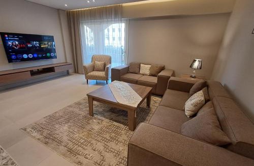 6th of October City Apartment | Luxury hotel APT Sheikh Zayed, PVT entrance,garden