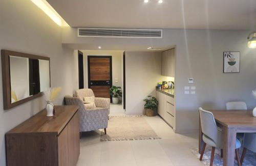6th of October City Apartment | Luxury hotel APT Sheikh Zayed, PVT entrance,garden