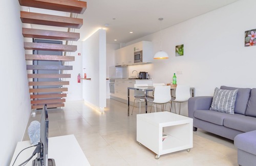 Arco da Calheta House | Luxury-House-Ensuite with Shower-Sea view-Casa Frangipani