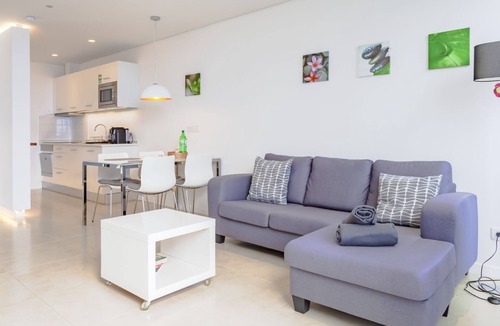 Arco da Calheta House | Luxury-House-Ensuite with Shower-Sea view-Casa Frangipani