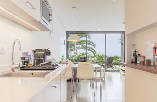 Arco da Calheta House | Luxury-House-Ensuite with Shower-Sea view-Casa Frangipani