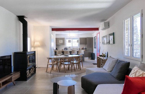Menerbes House | Luxury house in Ménerbes: 5 bdr, private pool, air conditioning, pets allowed, parking
