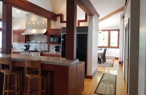 Wrangell House | Luxury House with wrap around deck on Mt. Dewey