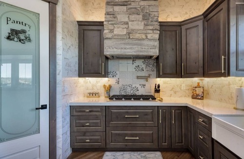 Sierra Pines House | Luxury & Incredible Views! EV Chrg, HOT TUB, POKER, 6bd 5.5ba, 1.6 Acres 4600 sq ft