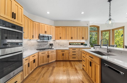Elk Crossing House | Luxury Keystone Riverfront House w/Hot tub, Mountain Views, Golf & Ski Access