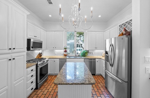 Rivercrest House | ⭐️Luxury Lake Austin: Pool, Hot Tub, Pizza Oven & Waterfront Dock⭐️